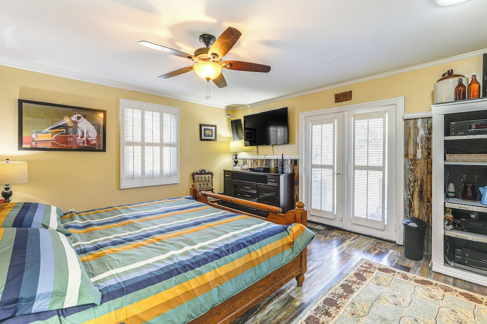 Family Home w/ Private Pool & Hot Tub in Lewes