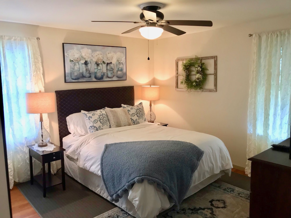 The Little Italy of Niagara Falls Bed & Breakfast