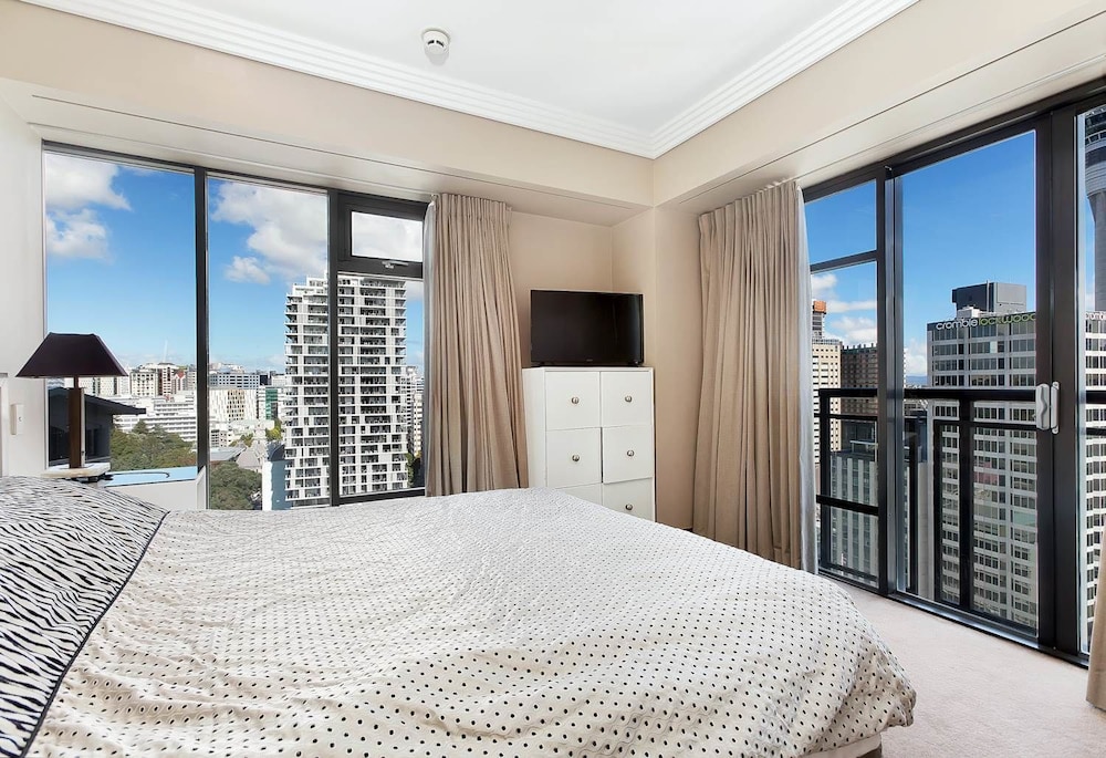 Metropolis 2 Bedroom Park Suite