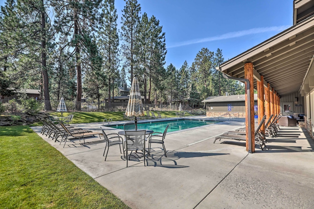 19 Mi to Mt Bachelor Ski Resort: Condo w/ Grill