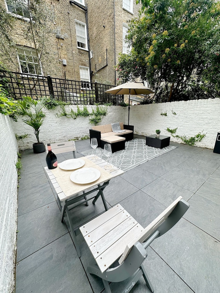 outdoor bbq area
