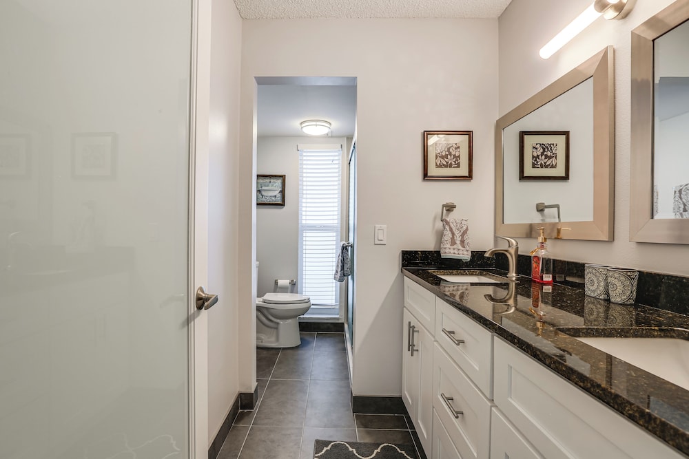 Golf Retreat w/ Pool Access: 3 Mi to Dtwn Naples