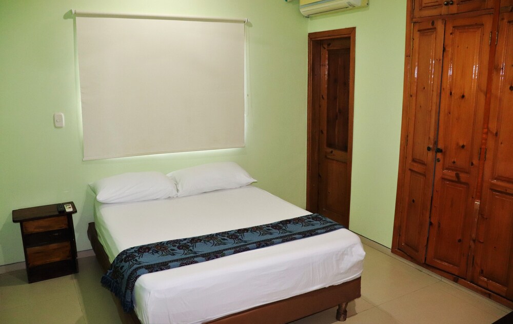 Hostal Santa Cecilia view 5