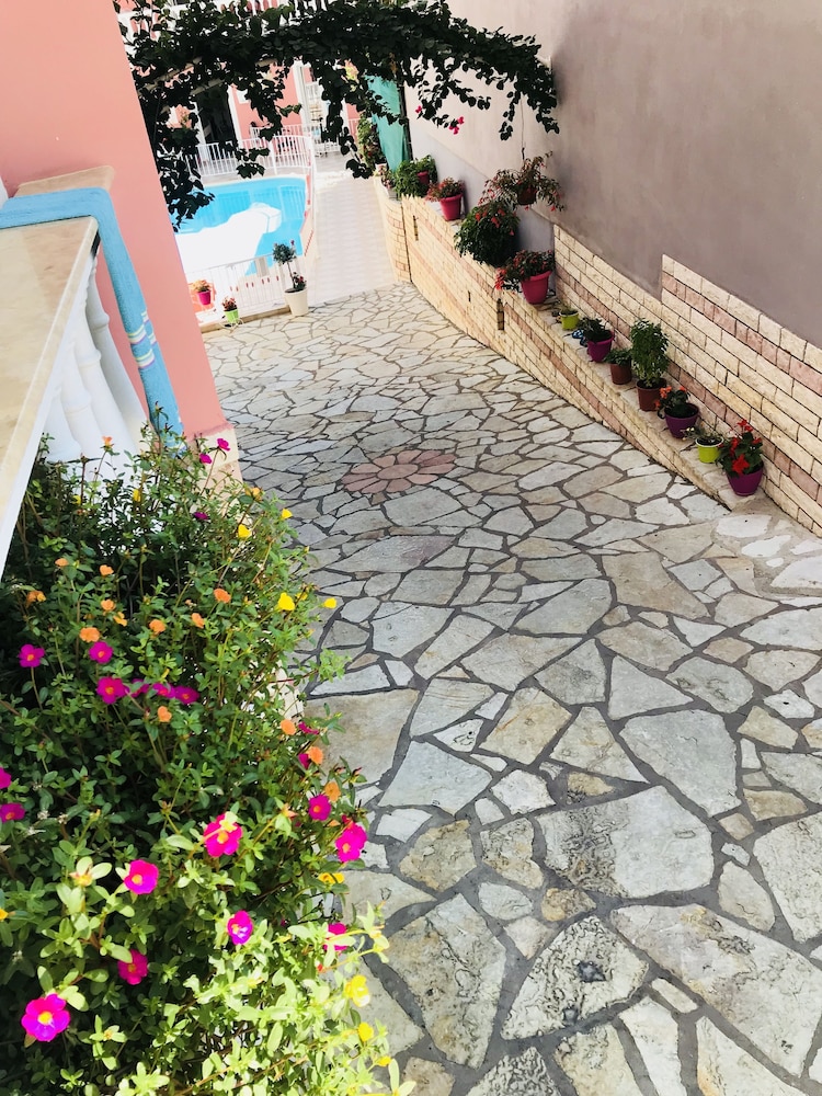 Villa Antonis