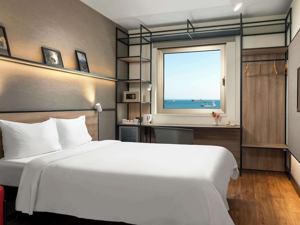 Hotel Ibis Istanbul Zeytinburnu - Image 1
