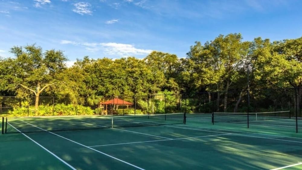 Emerald Magic - 5 Br W/ Private Pool -near Disney 5 Bedroom Villa