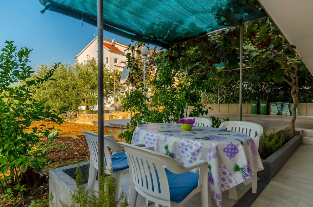 Ljuba - Nice Garden - A1 view 4