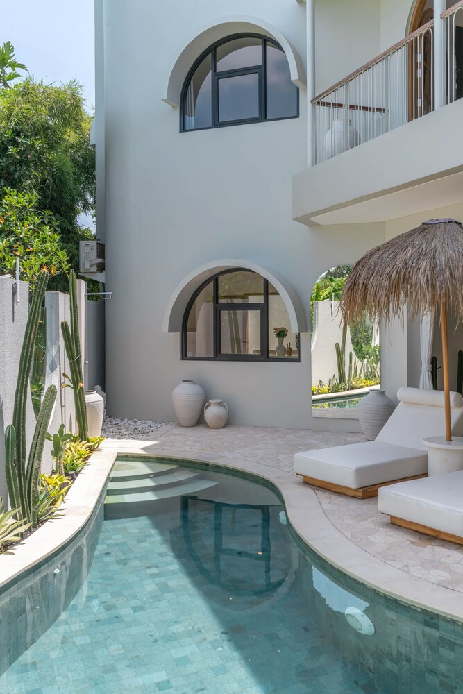 Villa Hawk