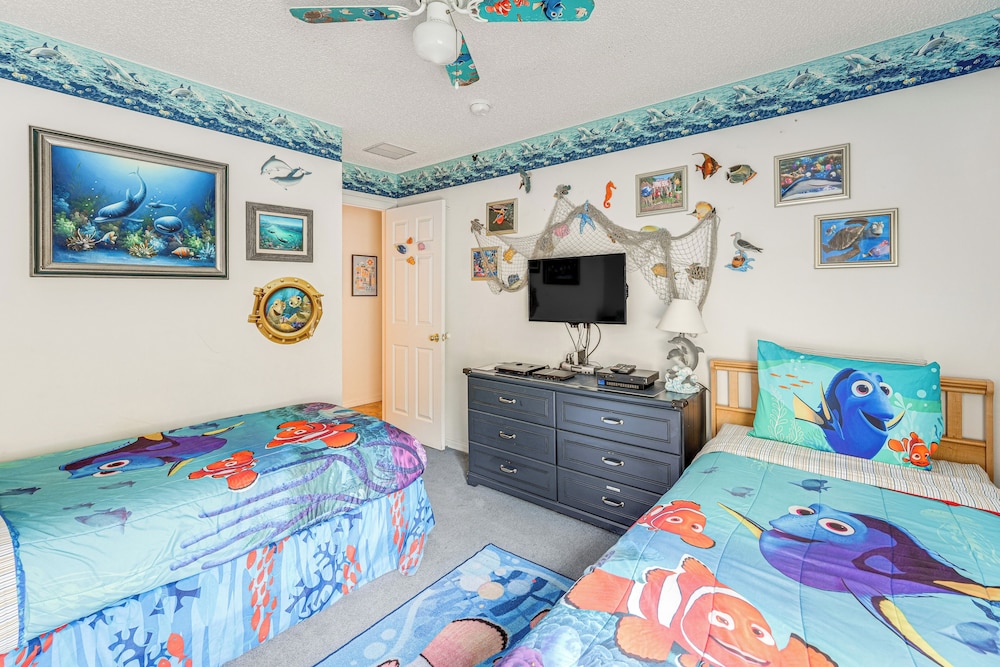 3 Mi to Disney World: Poolside Oasis w/ Game Room