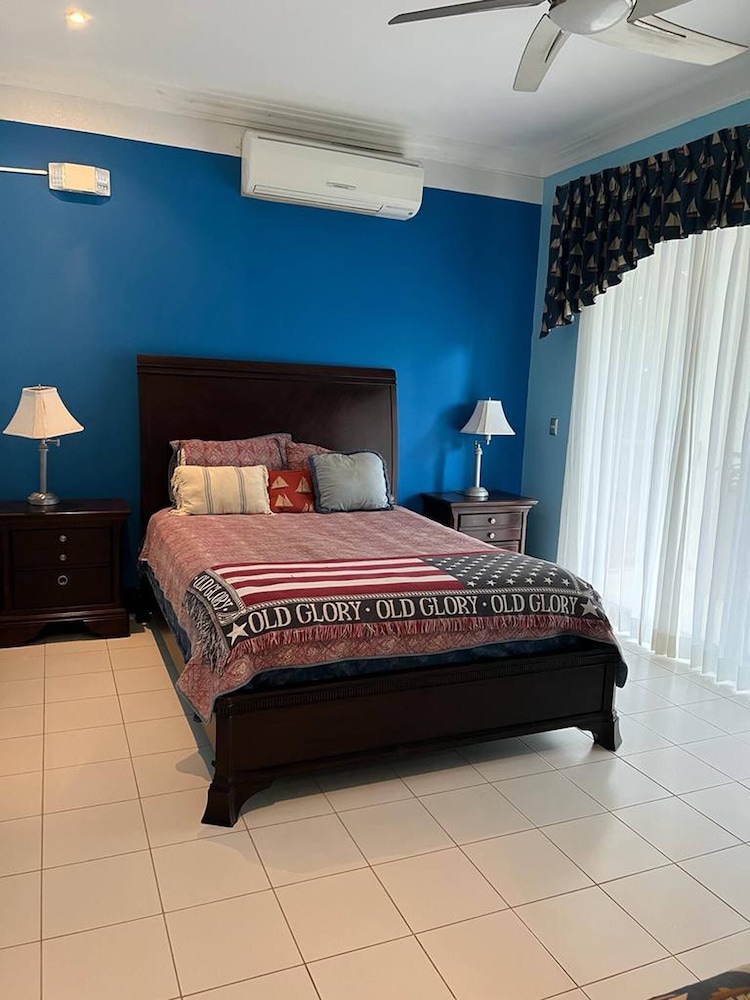 Room in Apartment - Nice Room In Playa Flamingo