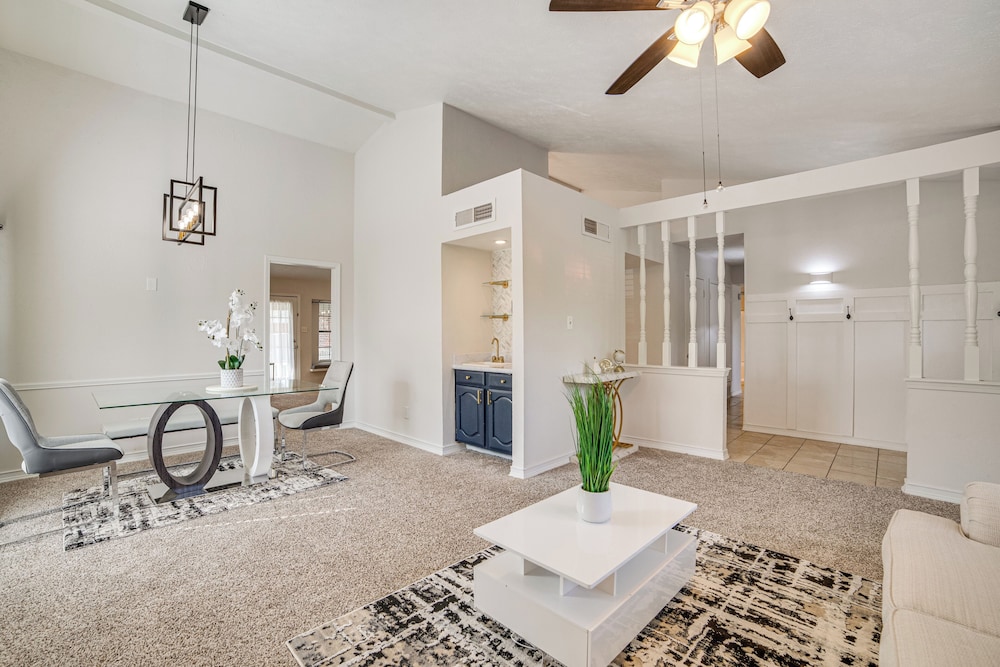 Fenced-in Yard: Home < 1 Mi to Lake Ray Hubbard!