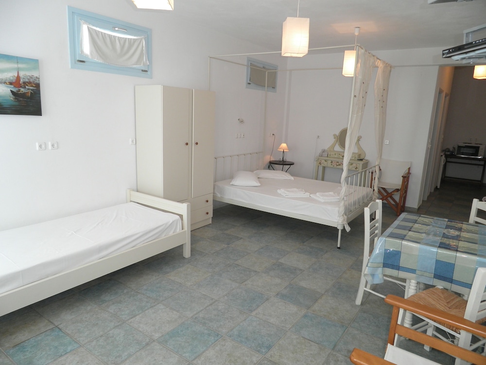 Kavalieros Studios - Property Image 31