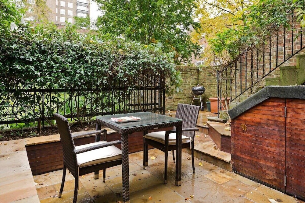 outdoor bbq area