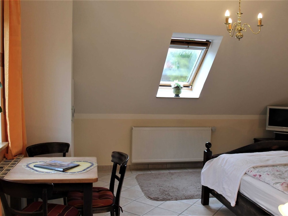 Geraumige Ferienwohnung in Boltenhagen mit Garten view 3