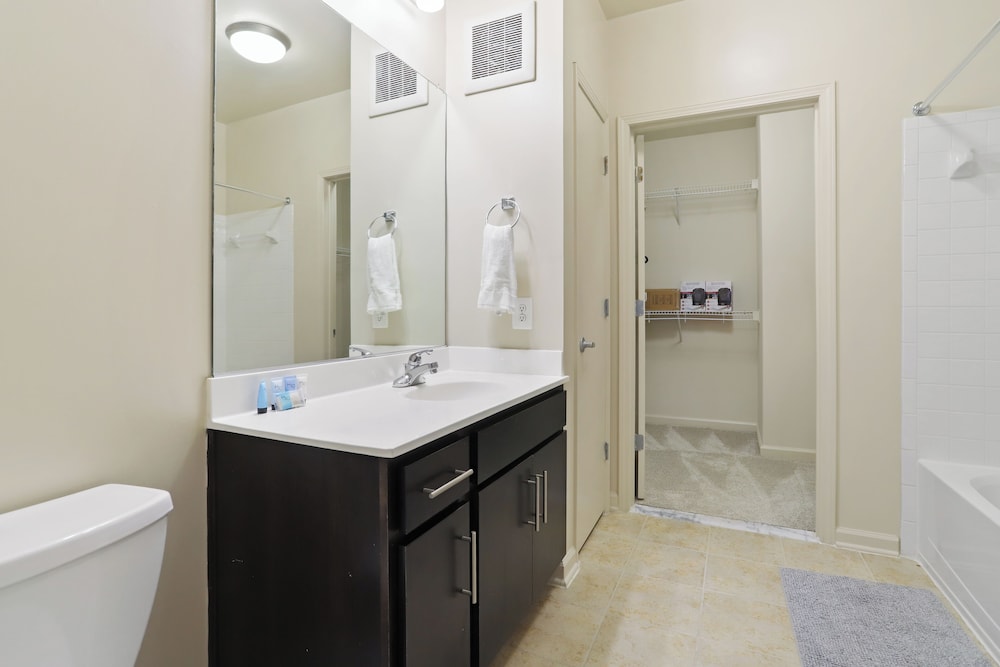 DC Charm in Crystal Apartments