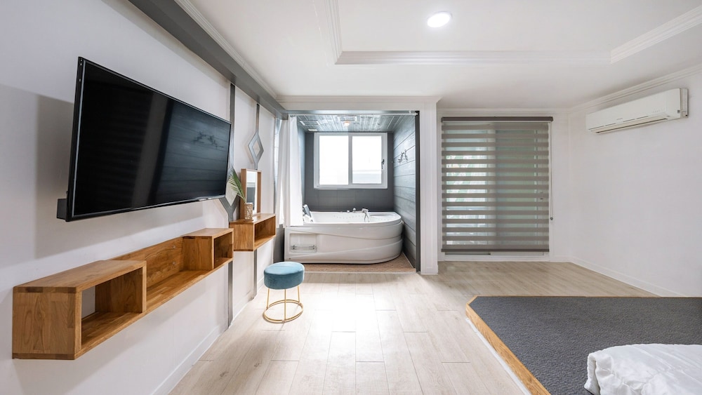 Gyeongju The Stay Spa Pension