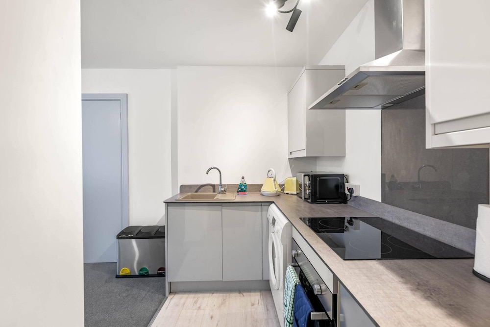 2 Bdr Modern Living in The Old Bank Hse