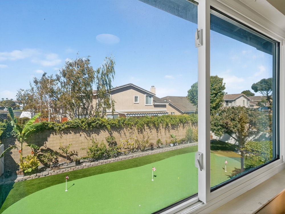 Coastal Escape With Private Mini Golf 4 Bedroom Home
