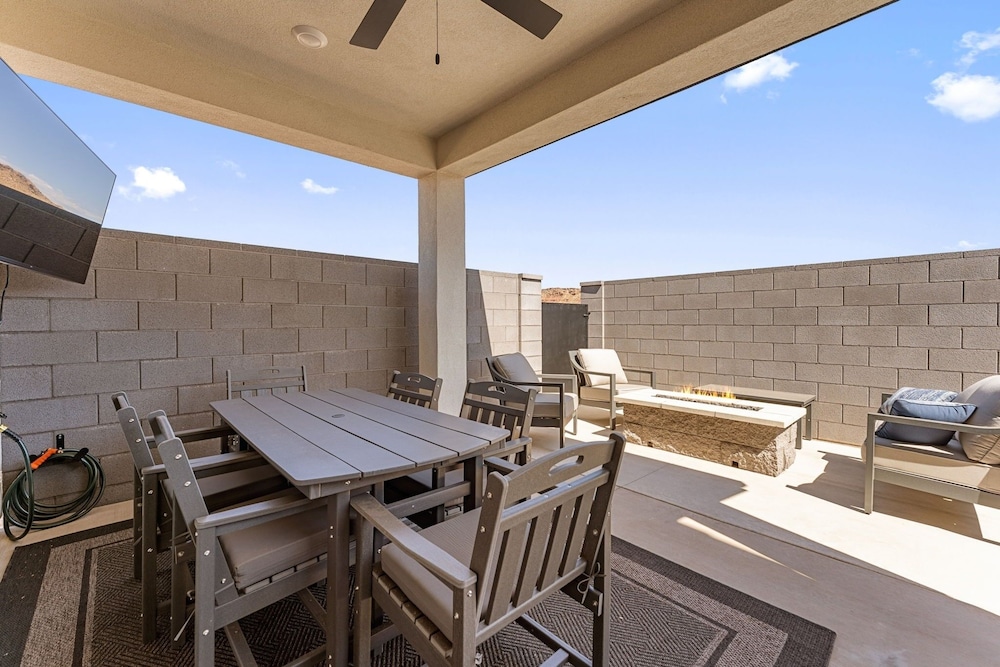 Ripples And Rocks Adventure House 4 Bedroom Townhouse