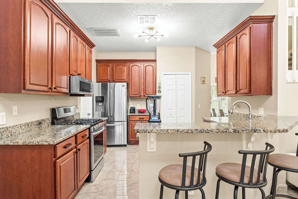 Jasmine Breeze Home for 12 - Image 3