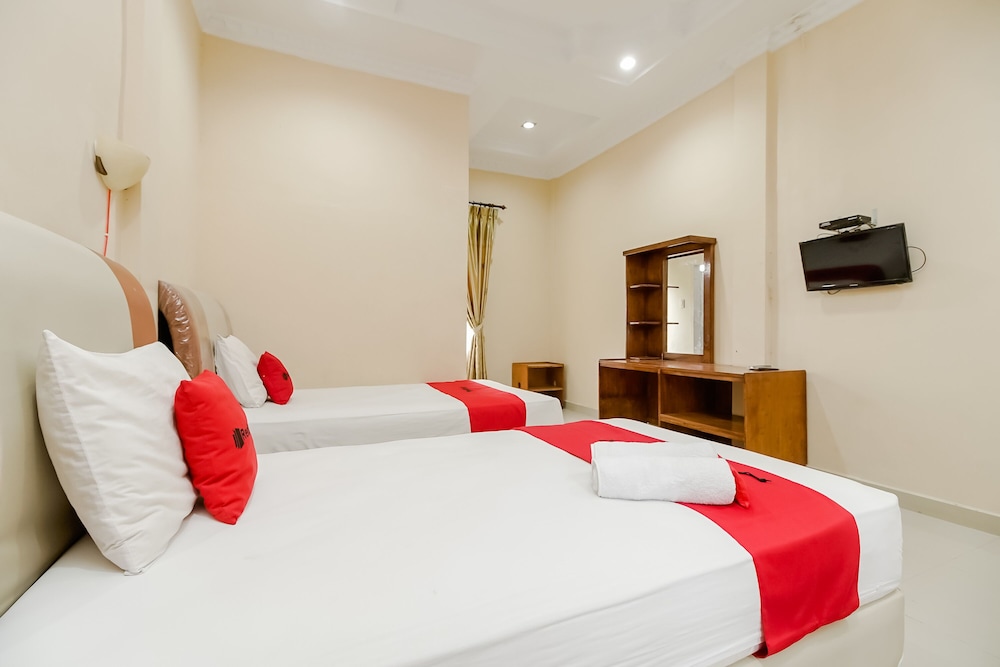 RedDoorz Plus @ Jalan Tugu Silalahi Tongging view 2