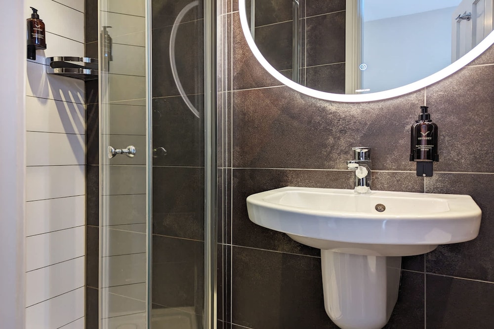 Rosemount X3 Bed Townehouse With Hot Tub