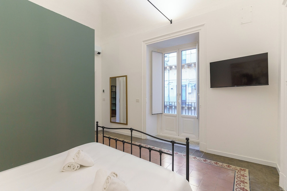 KleoSuites