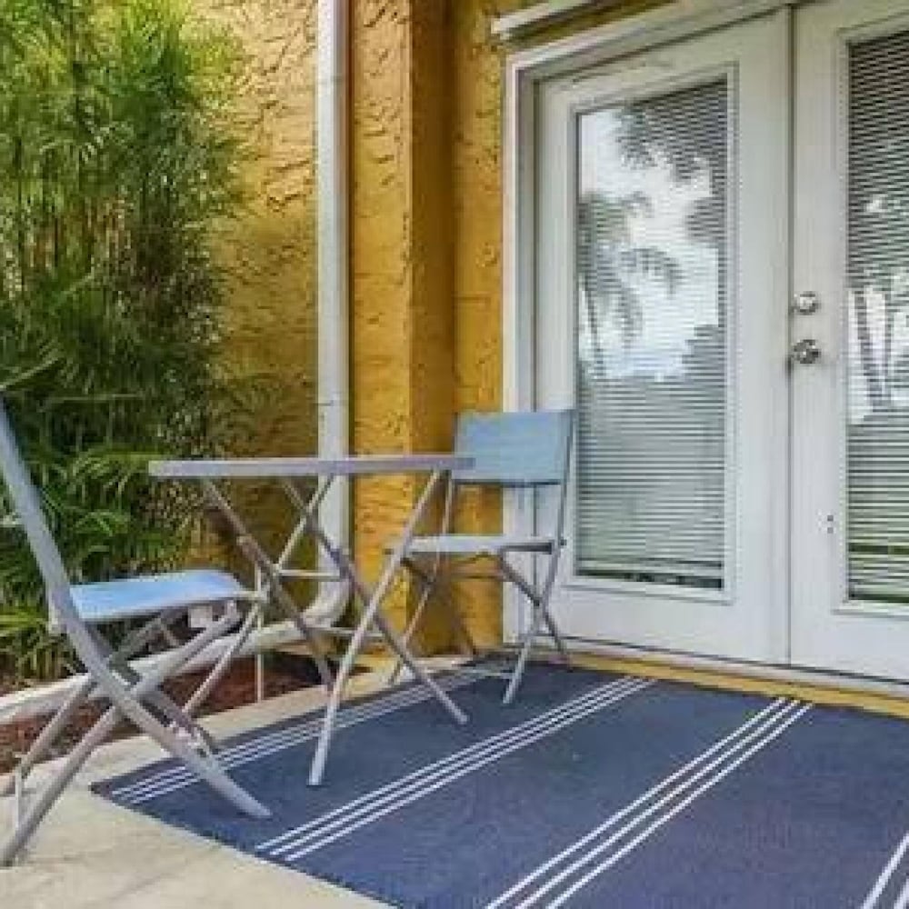 Lovely 3 Bedroom First Floor Condo on Golf Course view 5