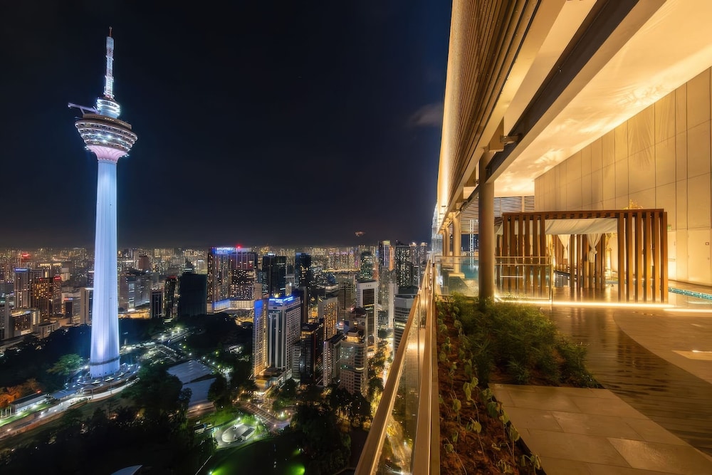 Pavilion Ceylon Hill Suites Apartments KL