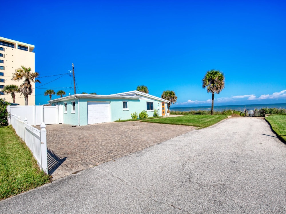 Sunrise Cottage By the Sea