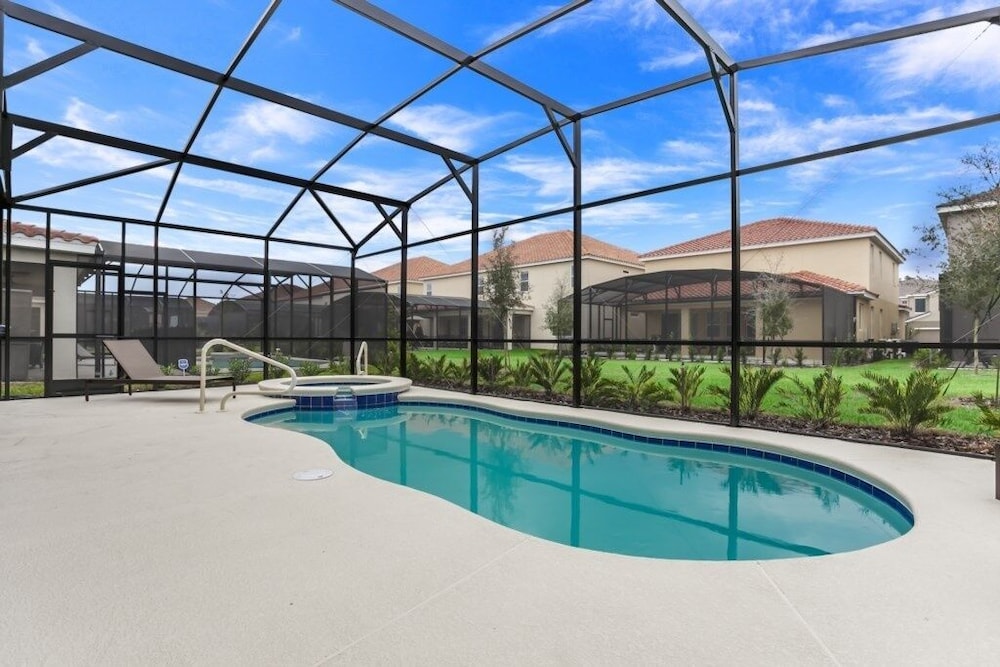 7028oakwood 6 Bedroom Villa by Redawning - Image 5