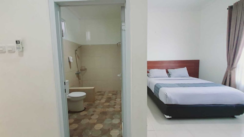Aries Biru Hotel & Villa