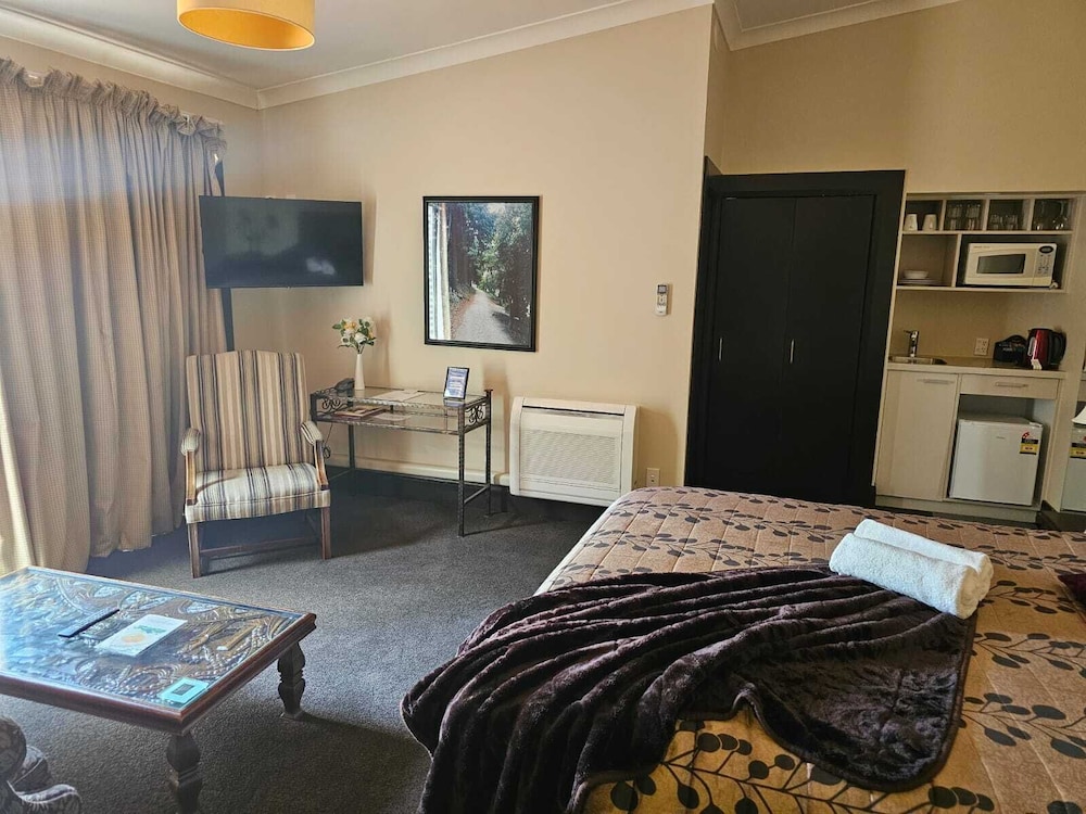 Gateway Motor Inn