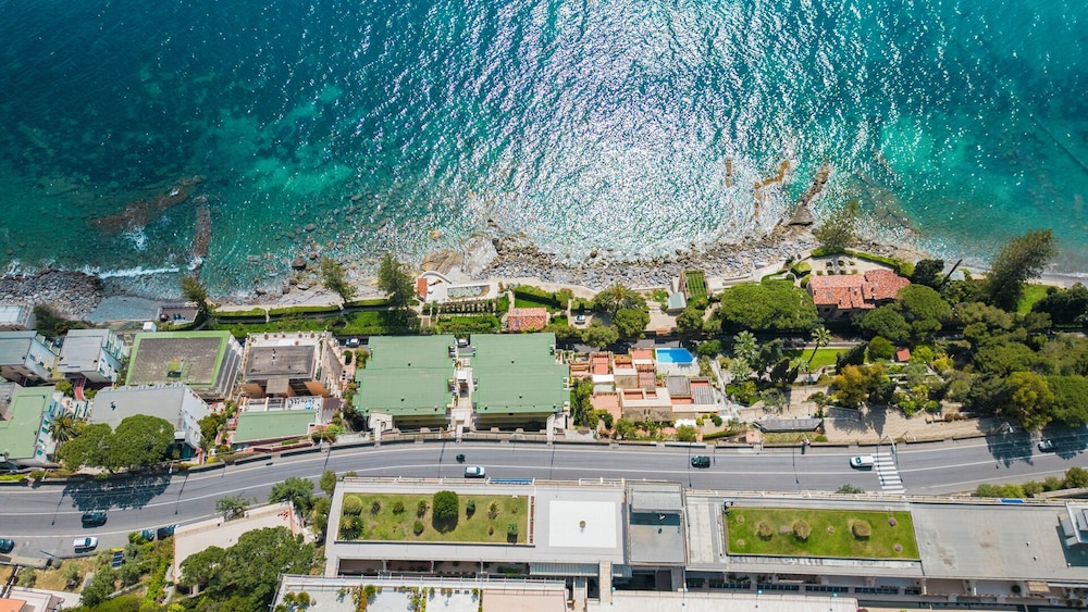 Sky & Sea Apartment by Wonderful Italy