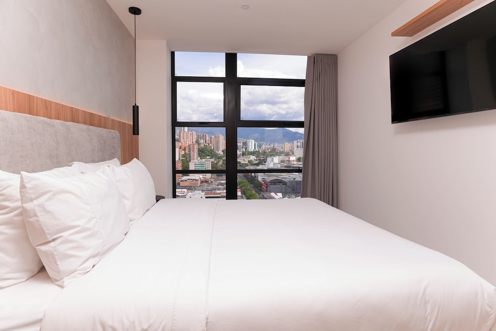 Metropolitan Living by HOUSY
