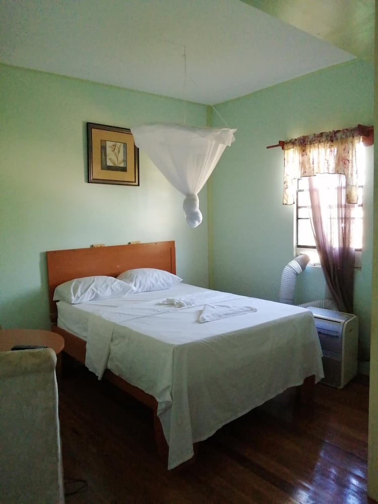 Ms Holder's Comfort Villa