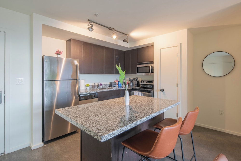 ROVE LIVING/KL - Roosevelt Point