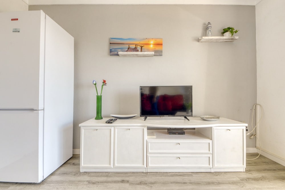 Apartment in Rosas Near Playa de Canyelles