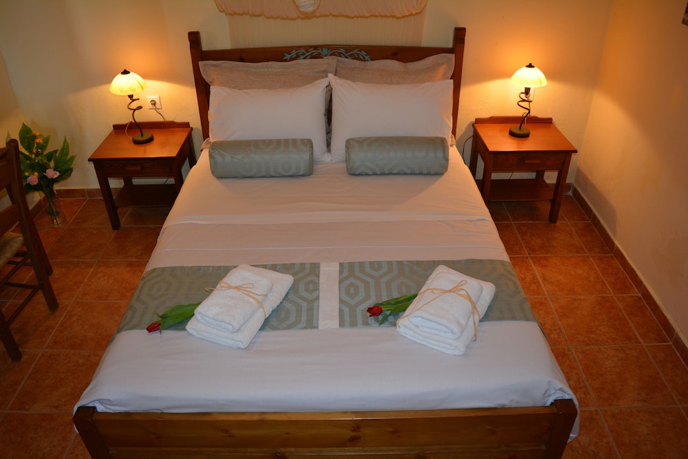 Elianthos Villa
