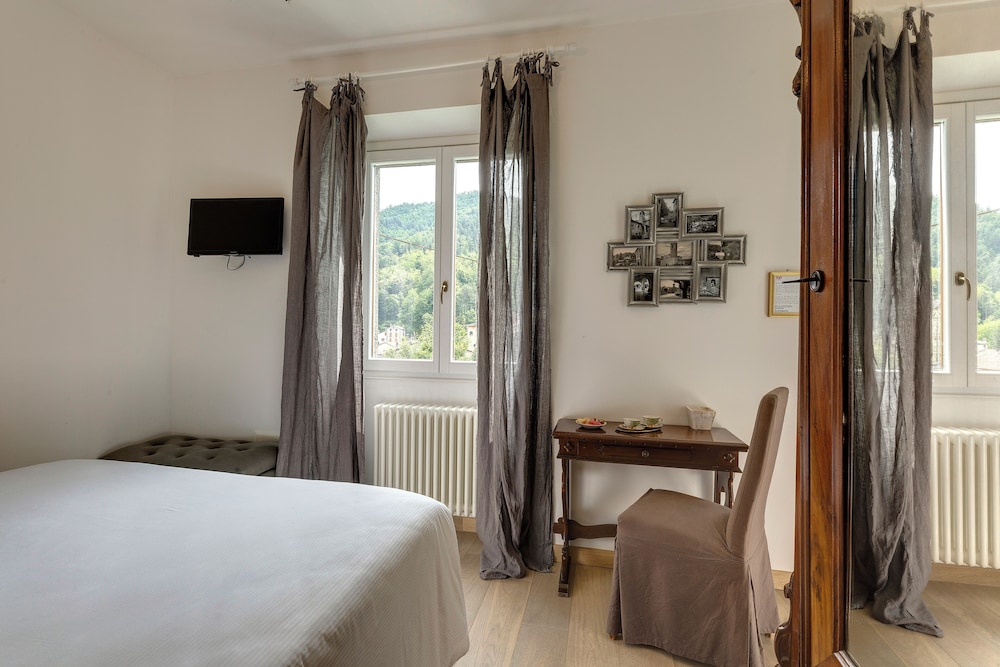 Entire Hilltop Villa With Private Pool In Palazzuolo Sul Senio