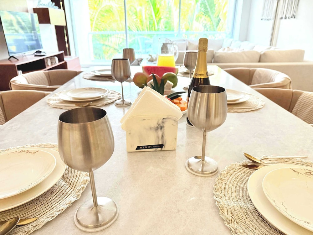 Bolongo 1BR Your Exclusive Oceanfront Escape