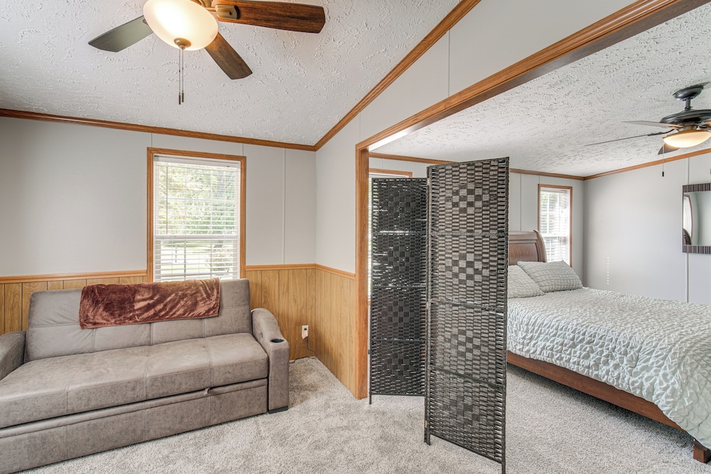 1 Mi to Geneva SP: Family Home w/ Game Room & Yard