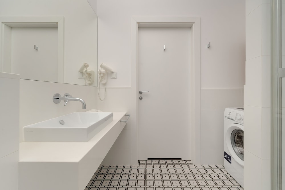 Cozy 1-bedroom Apartment by Renters
