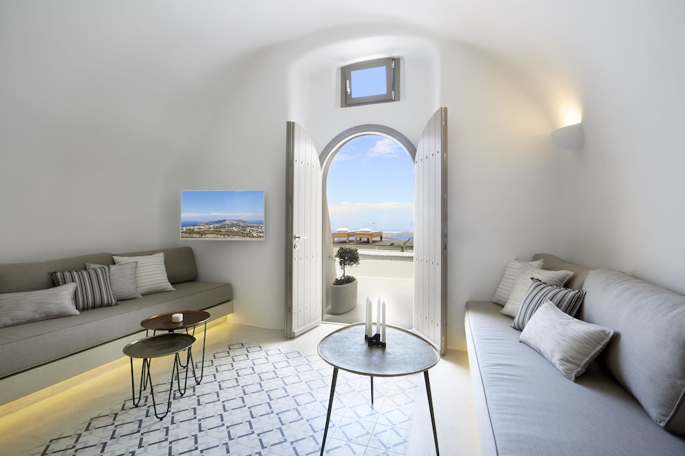 White and Co. La Torre Suites