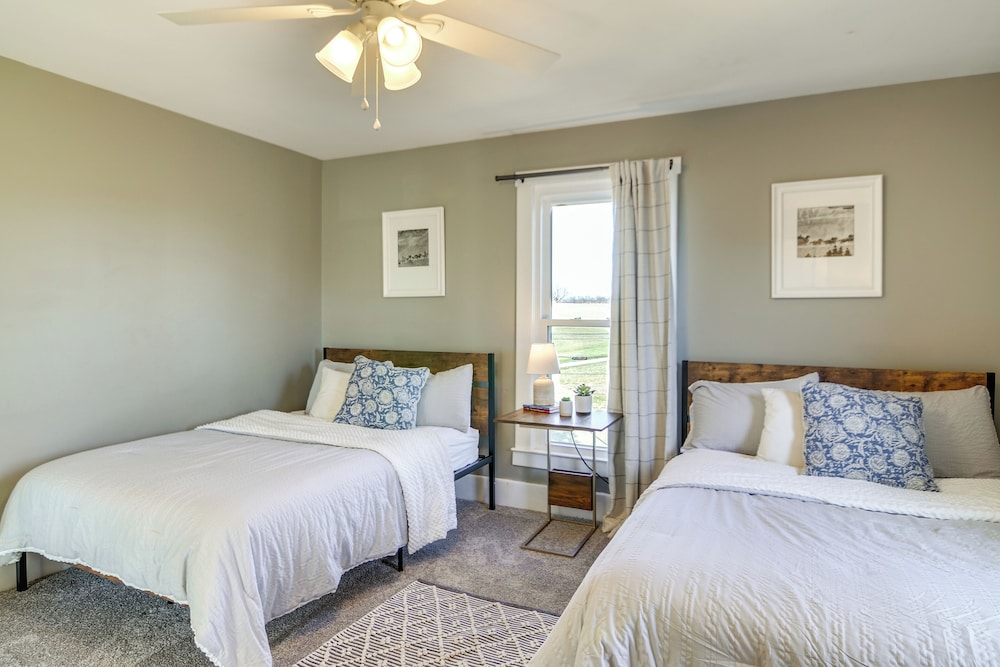 15 Mi to Dtwn Lexington: Serene Wilmore Home!