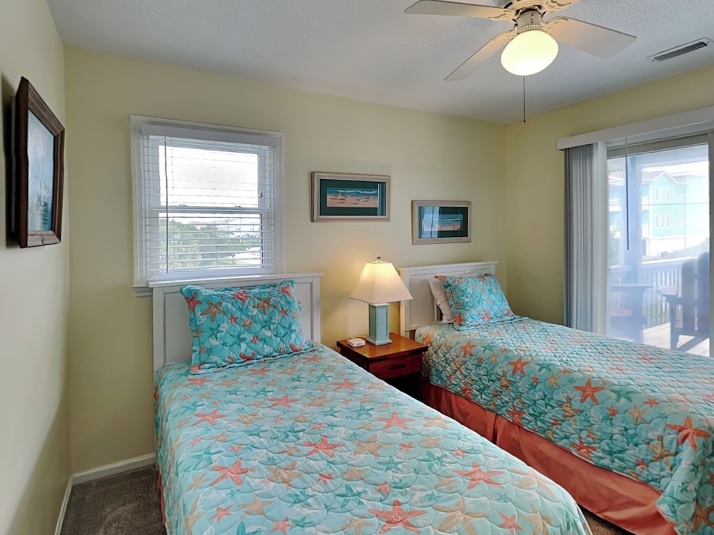 Happy Days by Topsail Realty