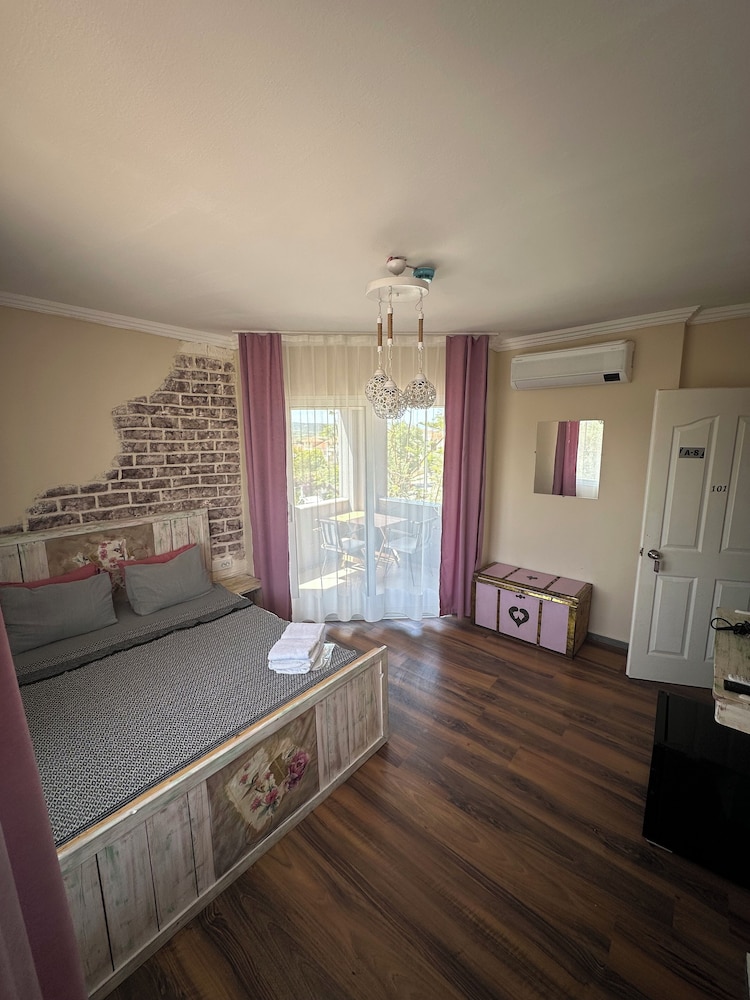 Kekik Alaçatı Otel