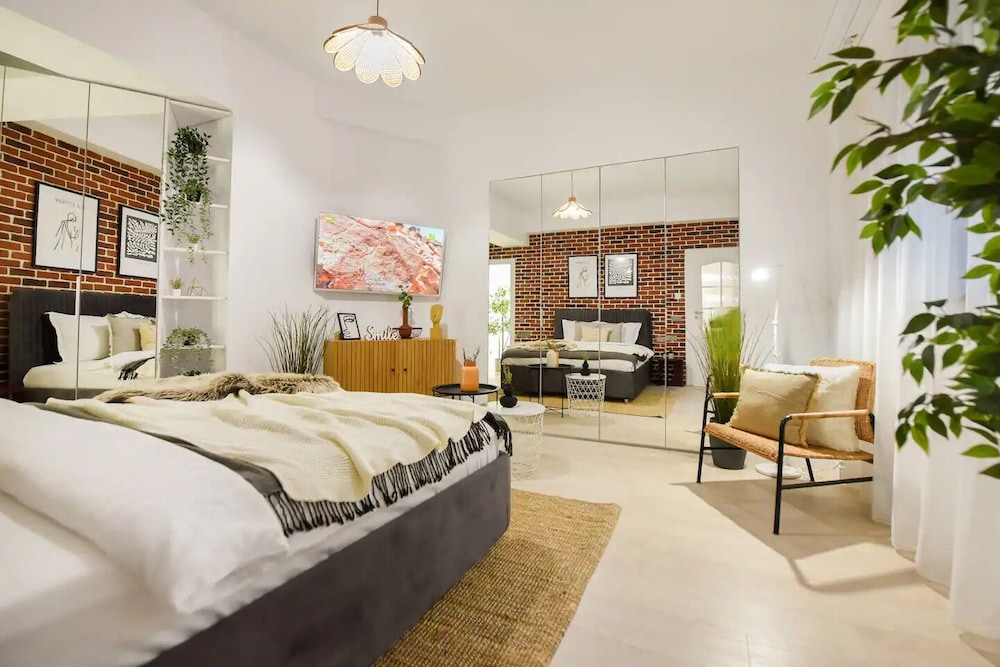 Aiastay Bucharest River Apartments