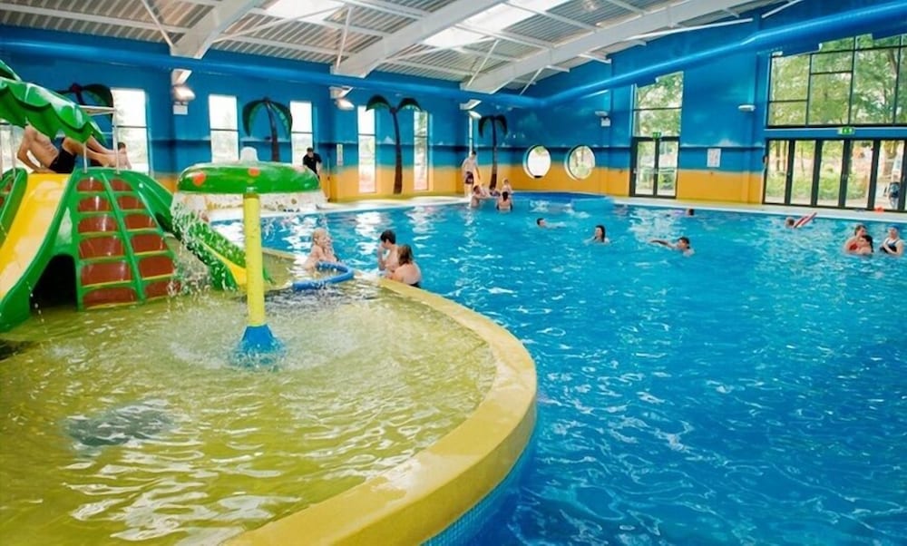 BAF Luxury Stays - Caravan Sleeps 8
