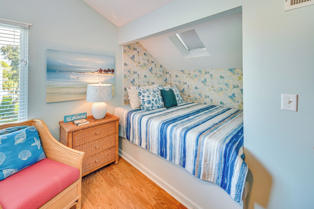 Walk to Ocean: Surfside Beach Gem w/ Private Pool view 3